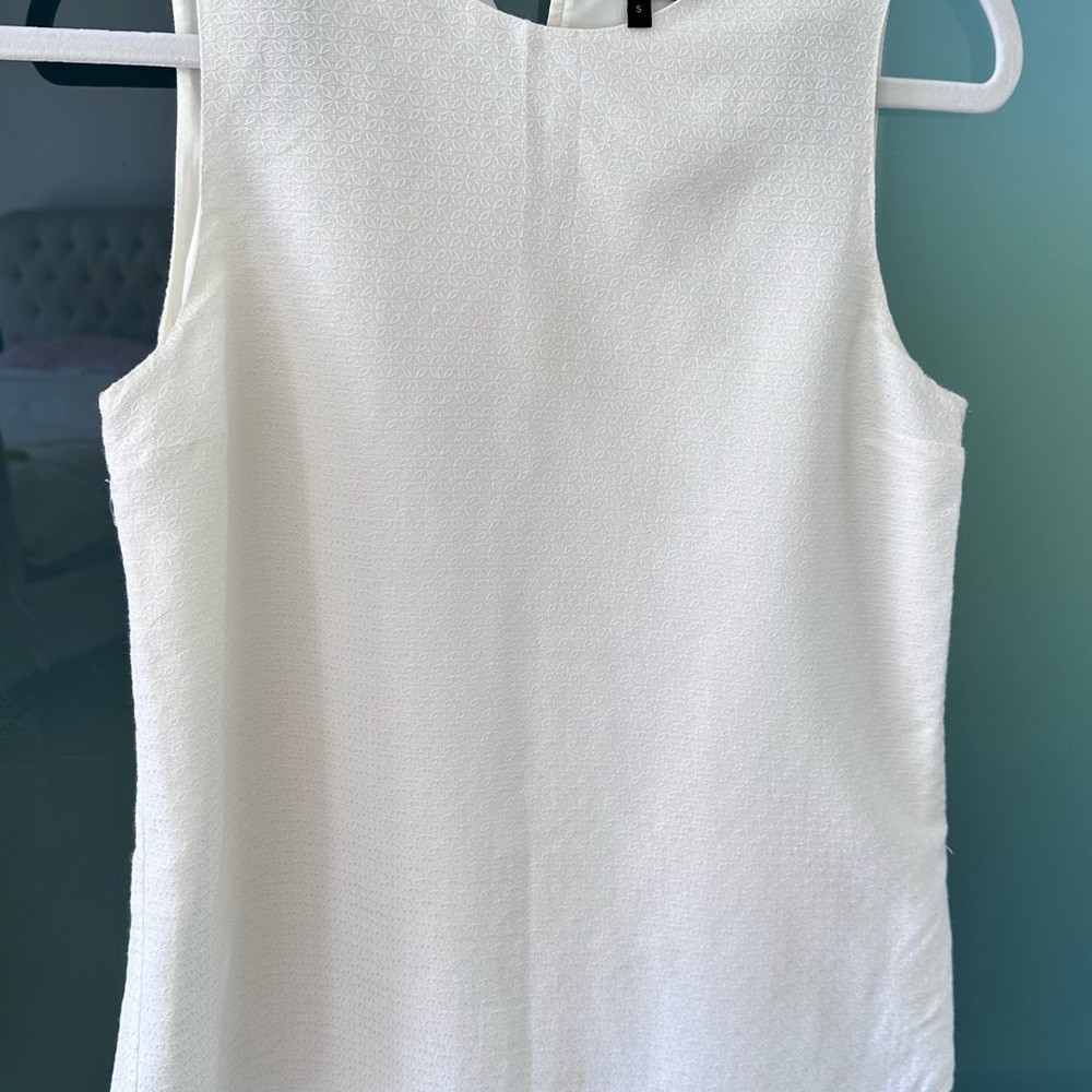 Theory White Textured Sleeveless Top